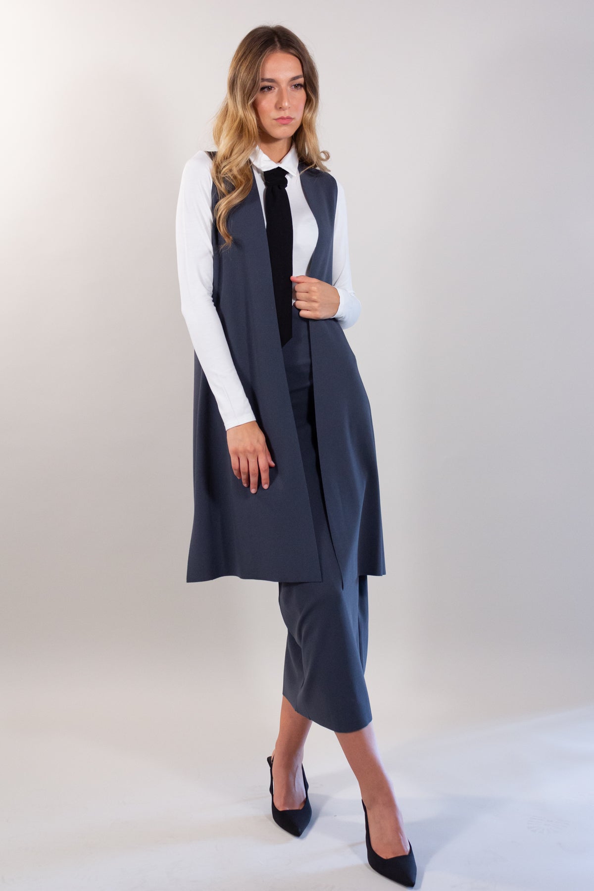 LONG RAW CUT VEST