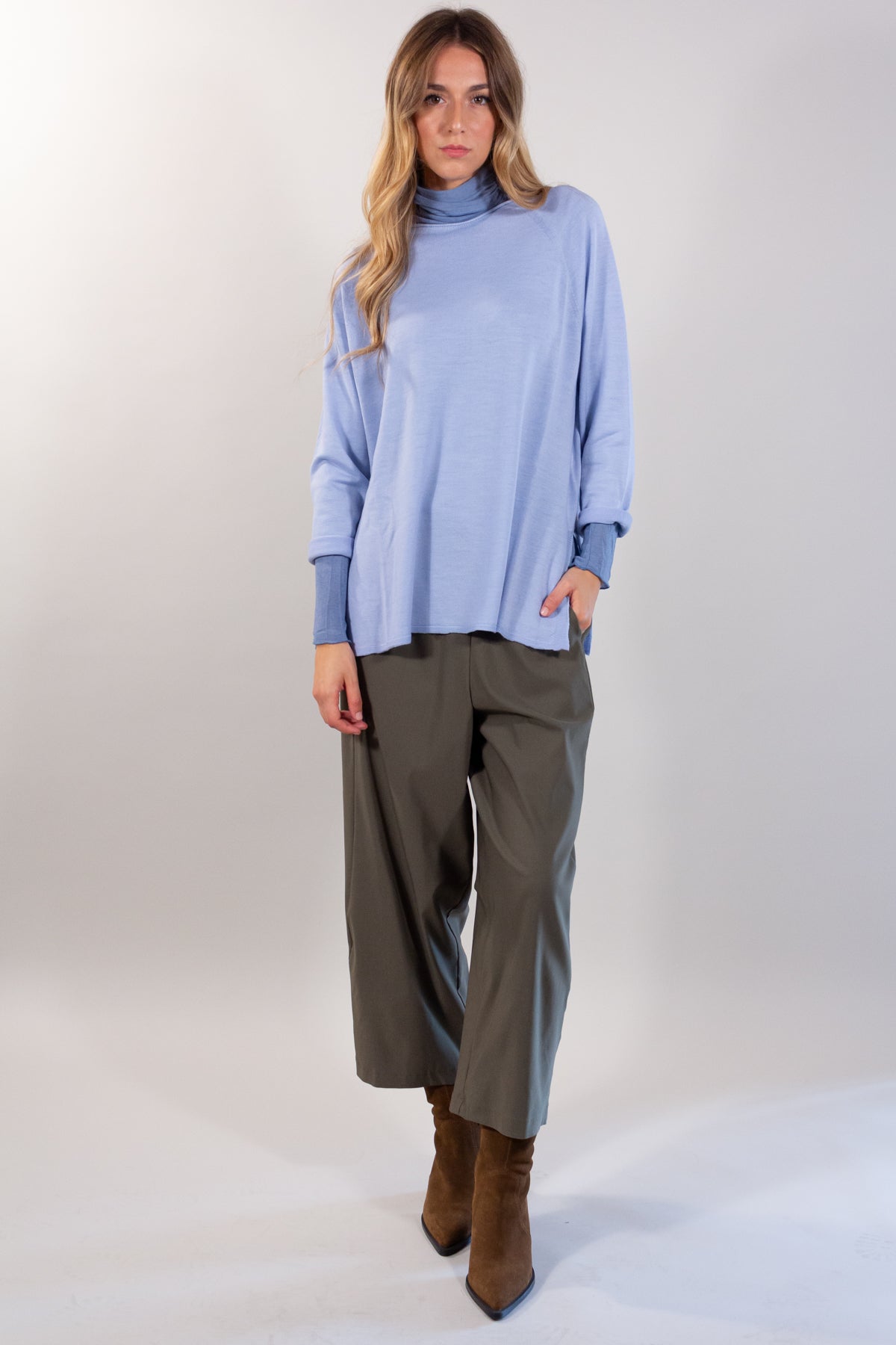 PURE FINE WOOL SWEATER WITH SIDE SLITS