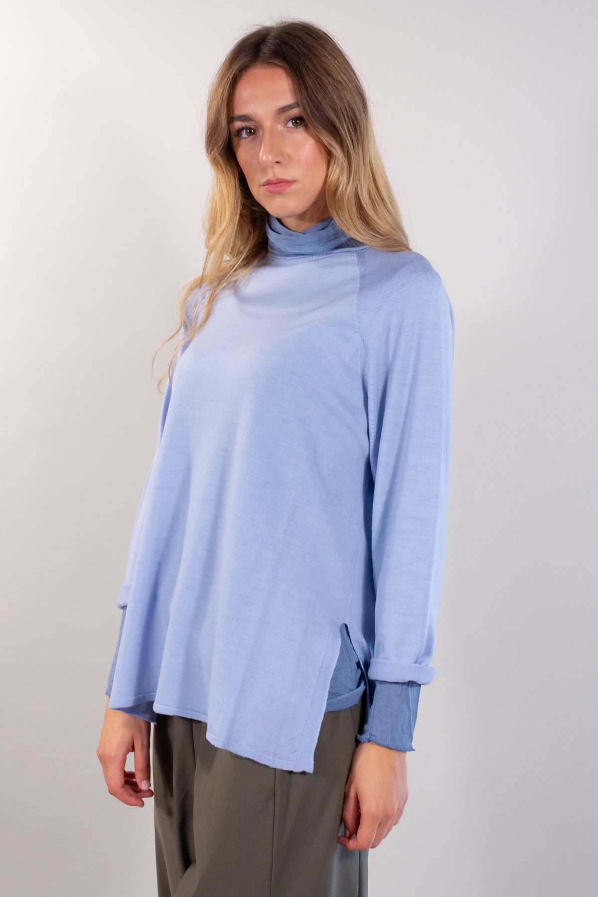 PURE FINE WOOL SWEATER WITH SIDE SLITS