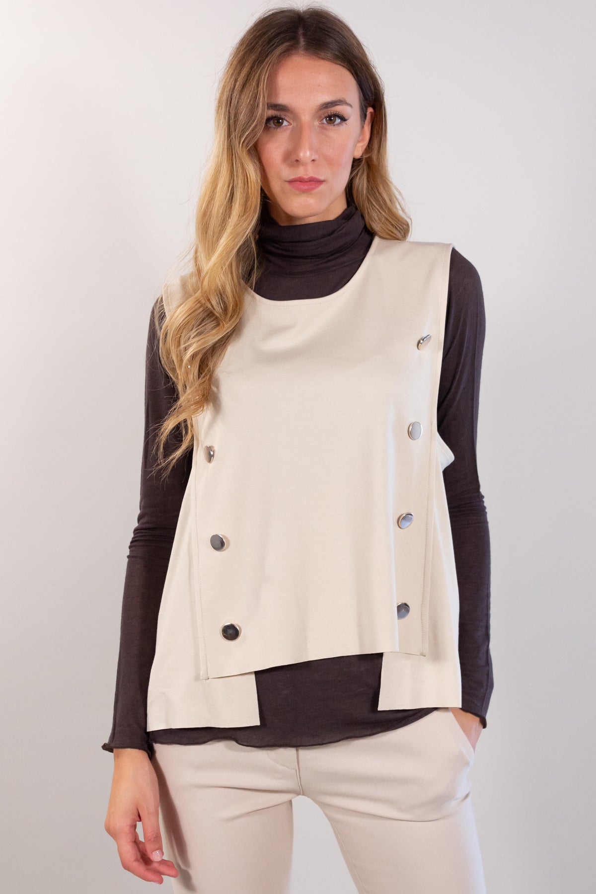 GILET WITH GOLD BUTTONS
