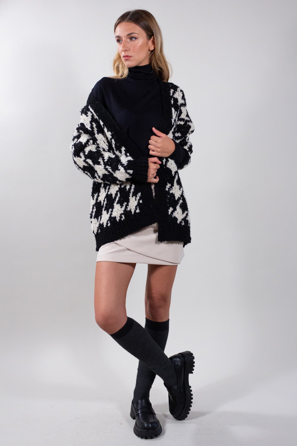 BOUCLE&#39; HOOOster CARDIGAN
