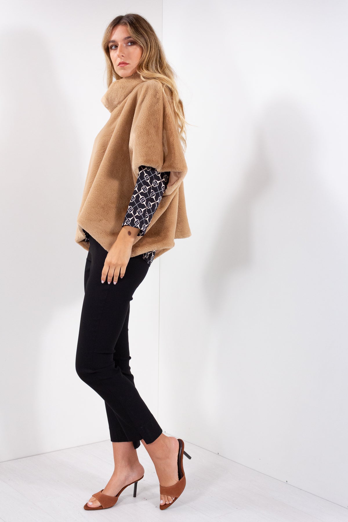 MANTELLA ECOCASTORO***