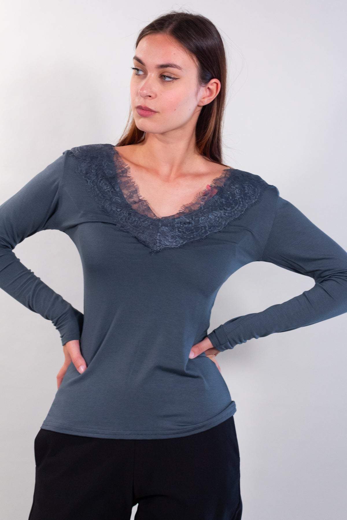 LACE V-NECK SWEATER