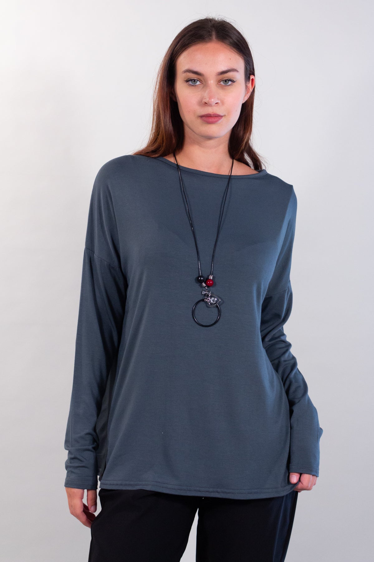 LARGE SWEATER + NECKLACE